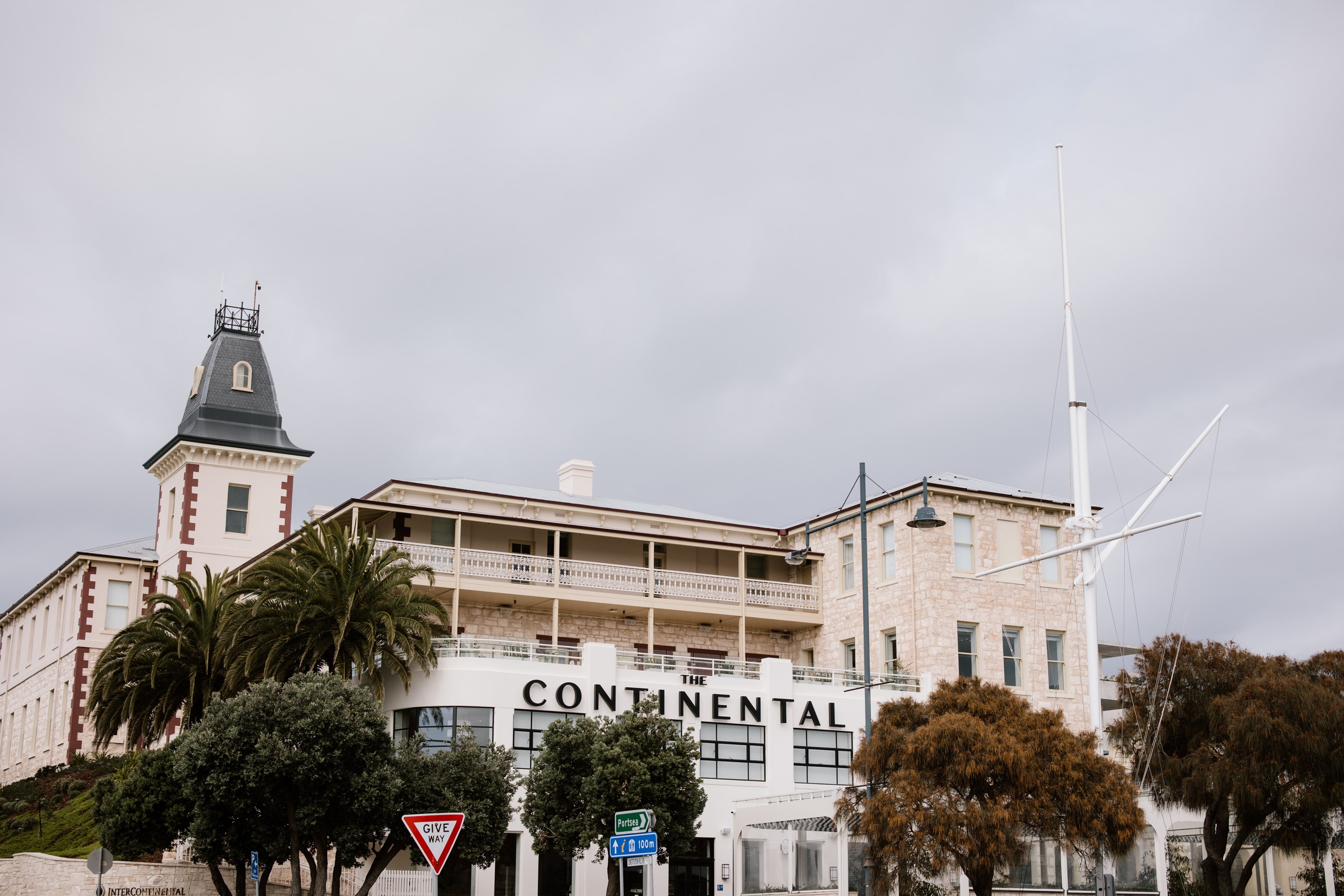 A Landmark With Luxury The Continental Sorrento Wedding Venue Brendan Creaser Photography